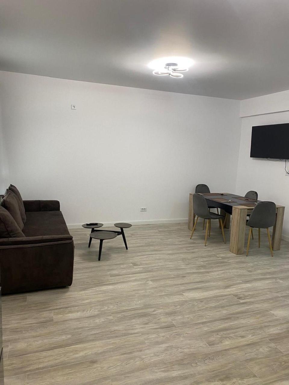 Apartament Satina Craiova Exteriör bild
