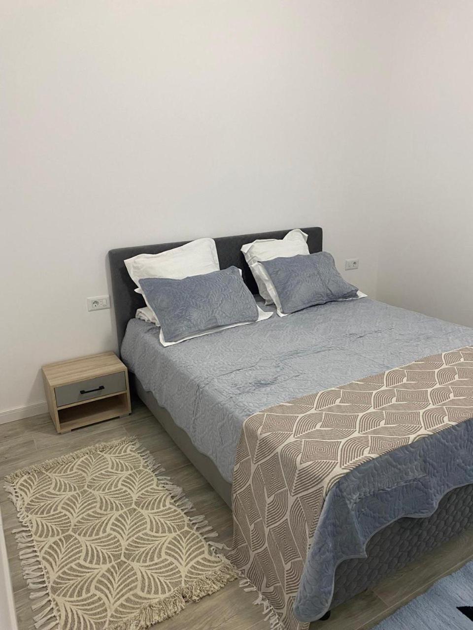 Apartament Satina Craiova Exteriör bild