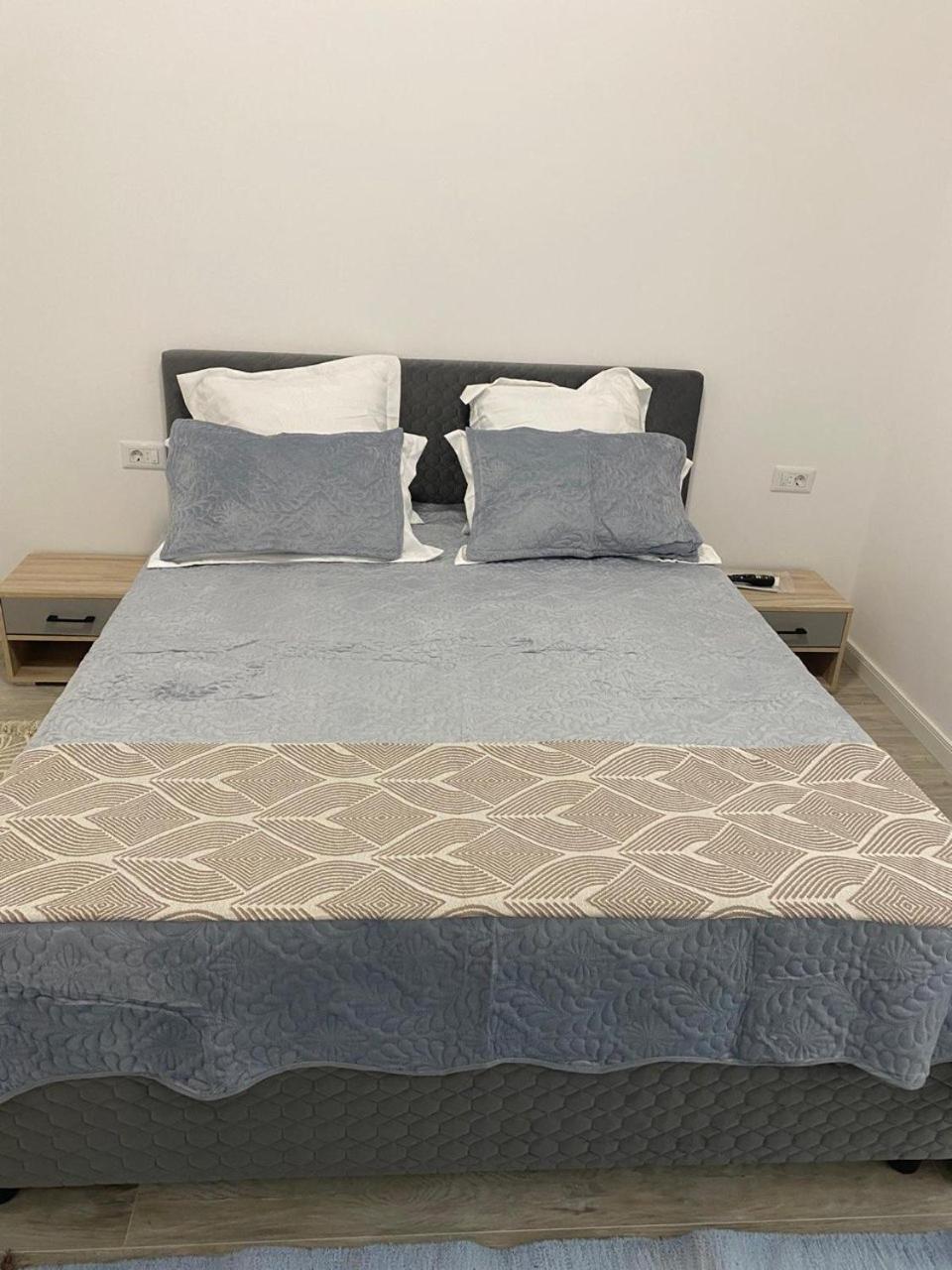 Apartament Satina Craiova Exteriör bild